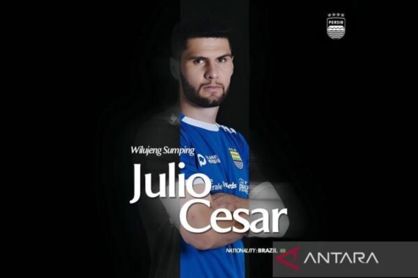 Persib Lakukan Transfer Julio Cesar sebagai Bek Tengah Baru