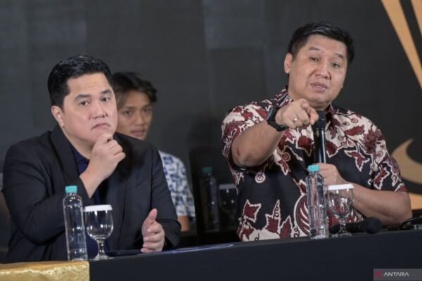 Here are some alternative titles for "Daftar 30 Pemain Liga Indonesia All Star di Piala Presiden 2025":

1. "30 Bintang Liga Indonesia: Tim All Star di Piala Presiden 2025"
2. "Daftar Pemain Pilihan Liga Indonesia untuk Piala Presiden 2025"
3. "Pemain All Star Liga Indonesia: 30 Nama di Piala Presiden 2025"
4. "Tim Unggulan Liga Indonesia: 30 Pemain di Piala Presiden 2025"
5. "Perkenalan 30 Pemain All Star Liga Indonesia dalam Piala Presiden 2025"
6. "Kompetisi Terbaik: Daftar 30 Pemain Liga Indonesia di Piala Presiden 2025"
7. "Piala Presiden 2025: 30 Pemain Terbaik Liga Indonesia"
8. "Daftar Lengkap 30 Pemain Liga Indonesia yang Dipilih untuk Piala Presiden 2025"
9. "All Star Liga Indonesia: 30 Pemain Berprestasi di Piala Presiden 2025"
10. "Mengintip 30 Pemain Unggulan Liga Indonesia di Piala Presiden 2025"

Feel free to choose any of these or modify them to better suit your needs!