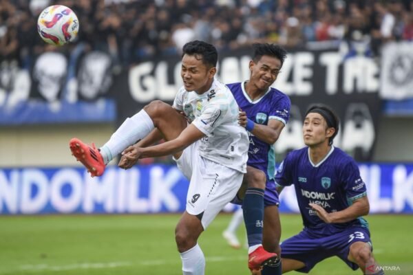 Carlos Pena: Pertumbuhan Positif Persita Tangerang