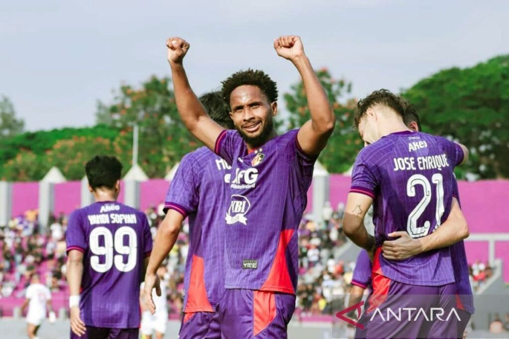 Sure! Here are a few alternative title suggestions for "Williams Lugo: Player of the Match":

1. "Williams Lugo Shines as Player of the Match"
2. "Match Superstar: Williams Lugo"
3. "Williams Lugo: The Standout Performer"
4. "Player of the Match: Celebrating Williams Lugo"
5. "Williams Lugo's Brilliant Performance Earns Player of the Match Honors"
6. "In the Spotlight: Williams Lugo, Player of the Match"
7. "Williams Lugo: Outstanding Player of the Match"
8. "Hero of the Game: Williams Lugo's Player of the Match Performance"
9. "Williams Lugo Takes the Crown as Player of the Match"
10. "Player of the Match Spotlight: Williams Lugo"

Feel free to choose any of these or let me know if you need more options!